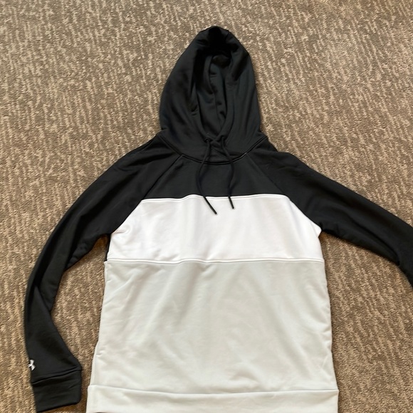 Women’s size medium under armour sweatshirt - Picture 1 of 1